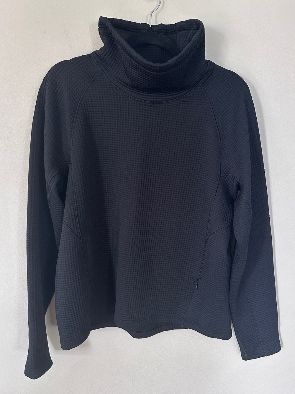 Lululemon Waffle Funnel Neck pullover top black size 12